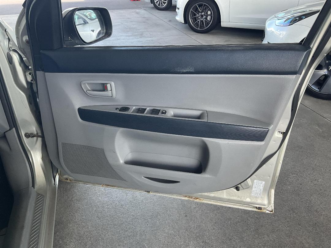 Photo '12' of Mazda Demio