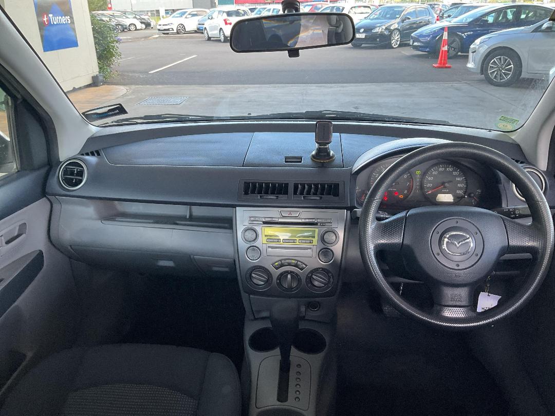 Photo '17' of Mazda Demio