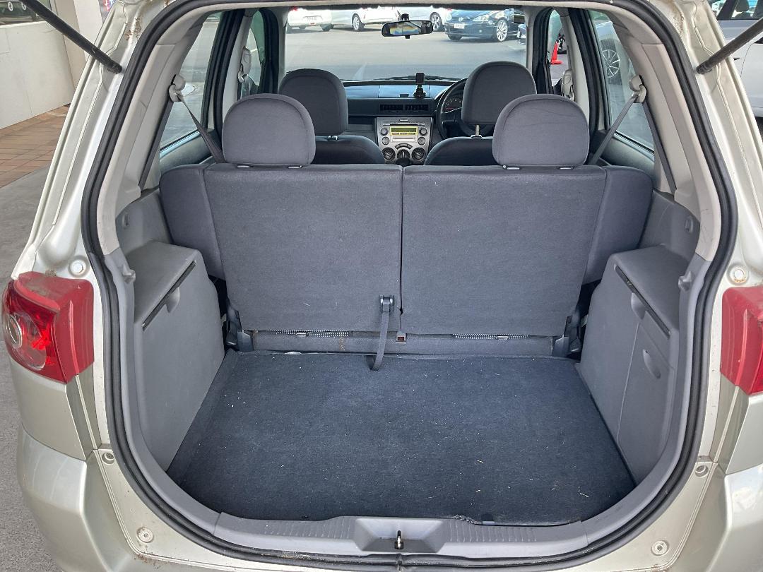 Photo '19' of Mazda Demio