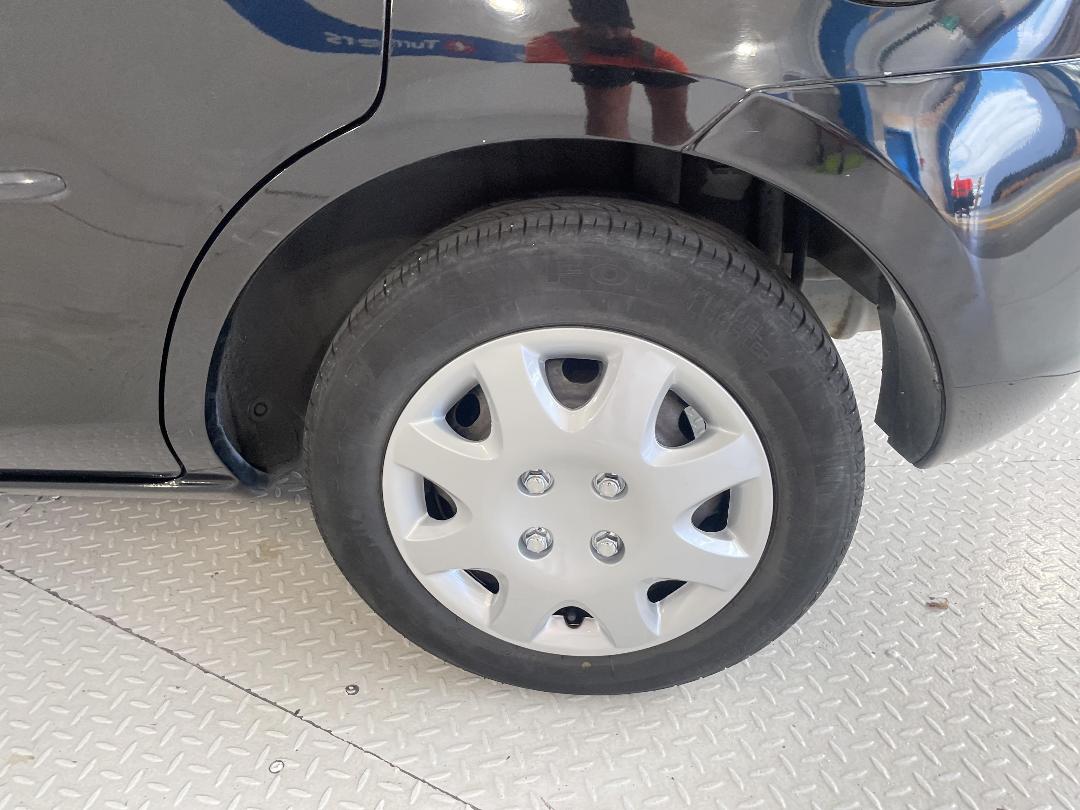 Photo '11' of Mazda Demio Photo '11' of Mazda Demio