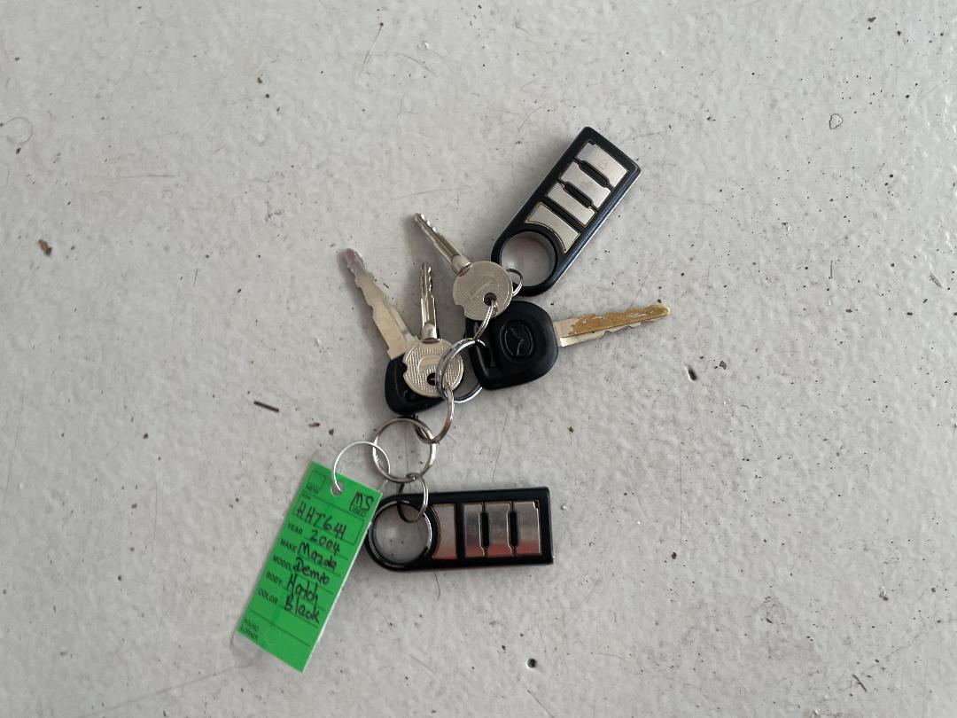 Photo '22' of Mazda Demio Photo '22' of Mazda Demio