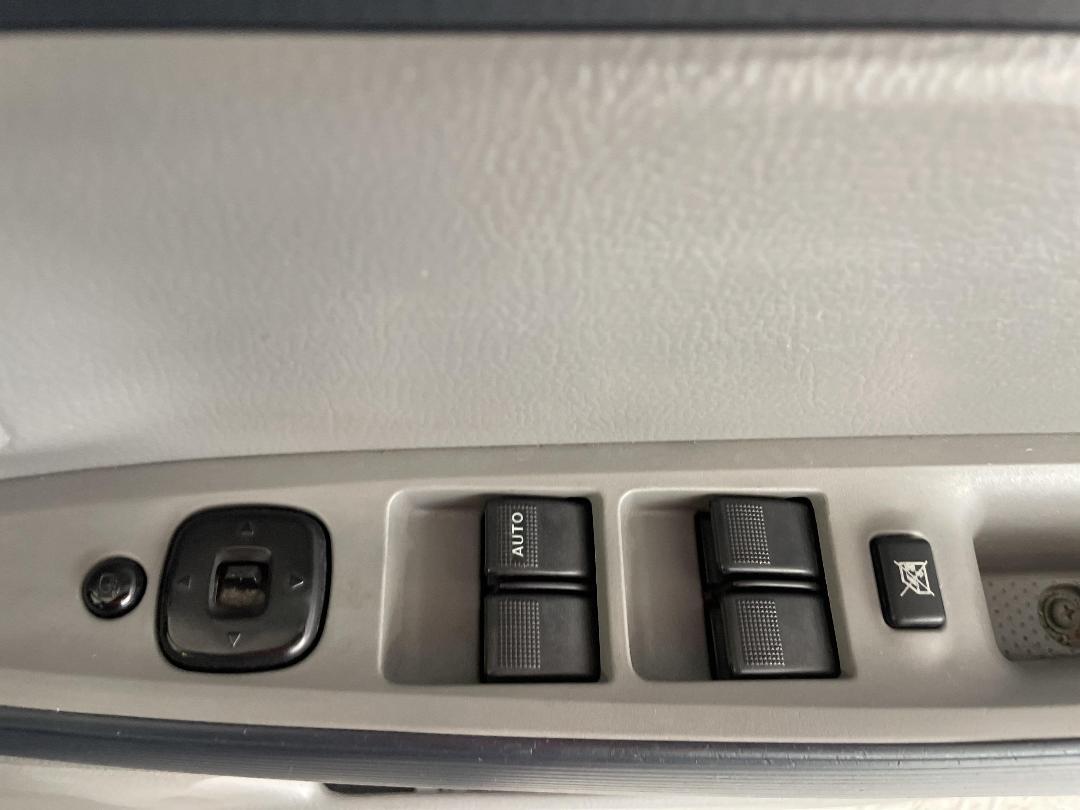 Photo '23' of Mazda Demio Photo '23' of Mazda Demio