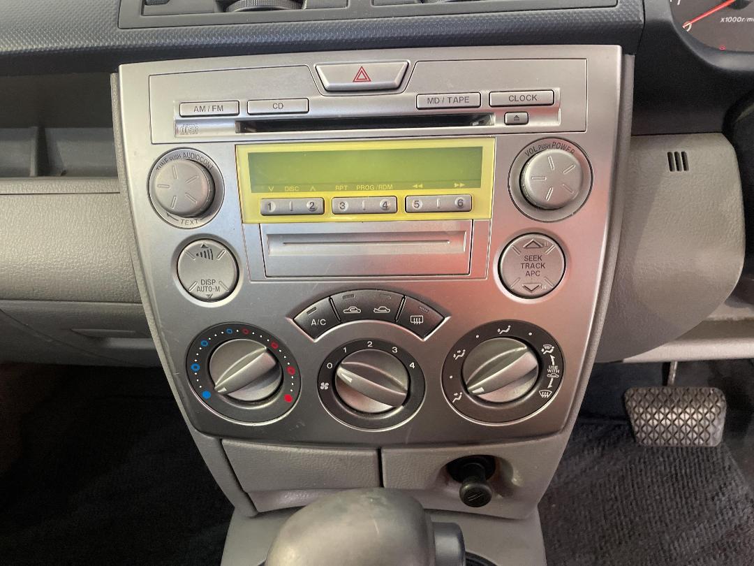 Photo '26' of Mazda Demio Photo '26' of Mazda Demio