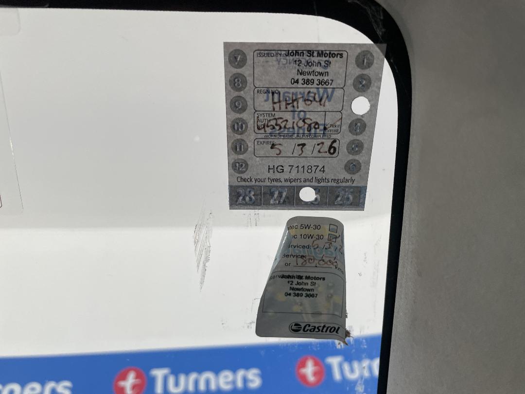 Photo '28' of Mazda Demio Photo '28' of Mazda Demio