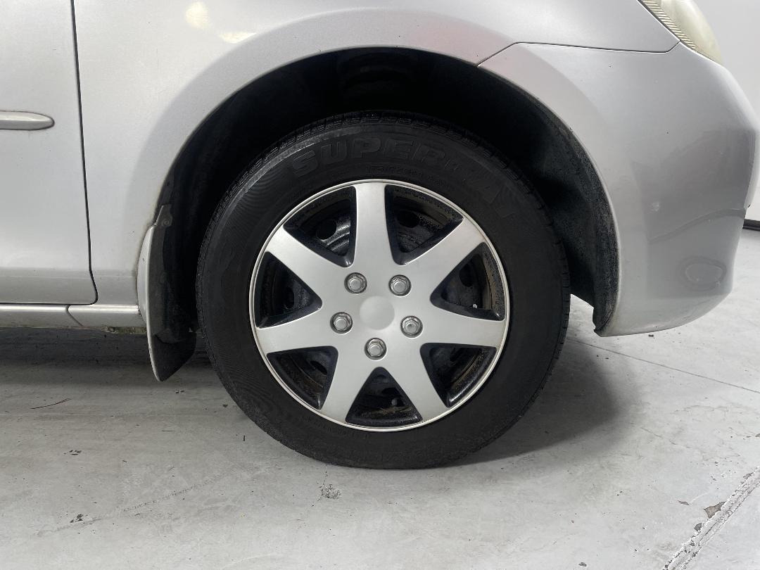 Photo '9' of Mazda Demio Photo '9' of Mazda Demio