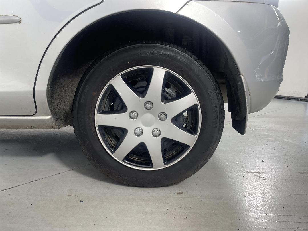 Photo '11' of Mazda Demio Photo '11' of Mazda Demio