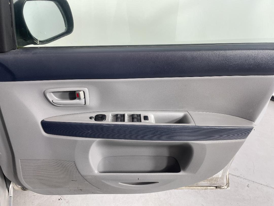 Photo '15' of Mazda Demio Photo '15' of Mazda Demio