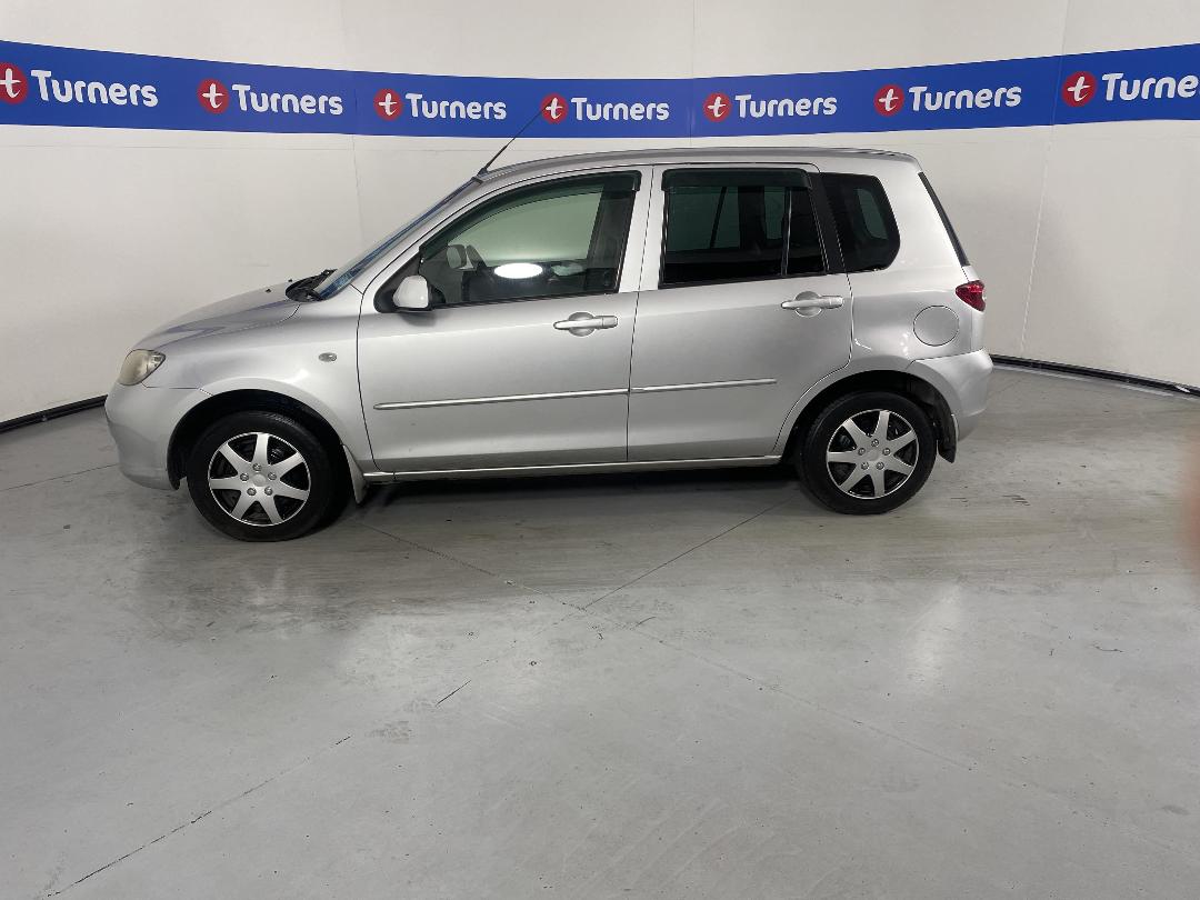 Photo '24' of Mazda Demio Photo '24' of Mazda Demio