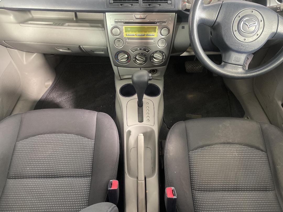 Photo '18' of Mazda Demio Photo '18' of Mazda Demio