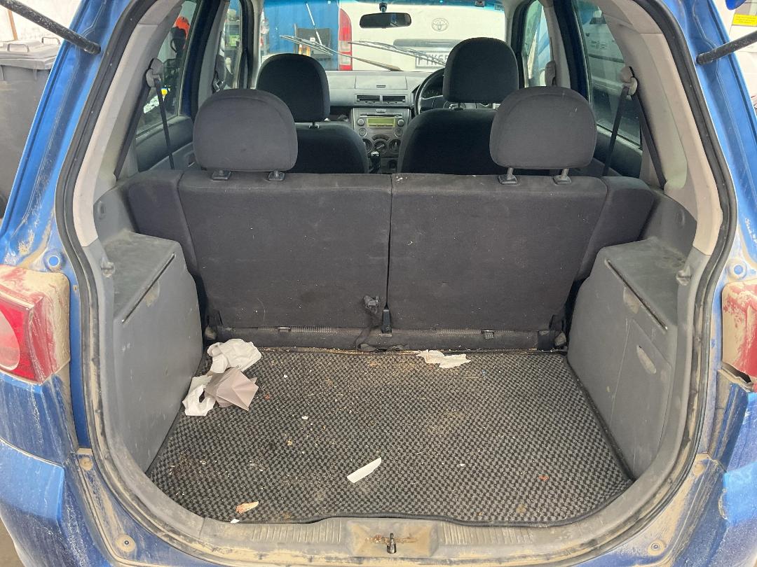 Photo '6' of Mazda Demio