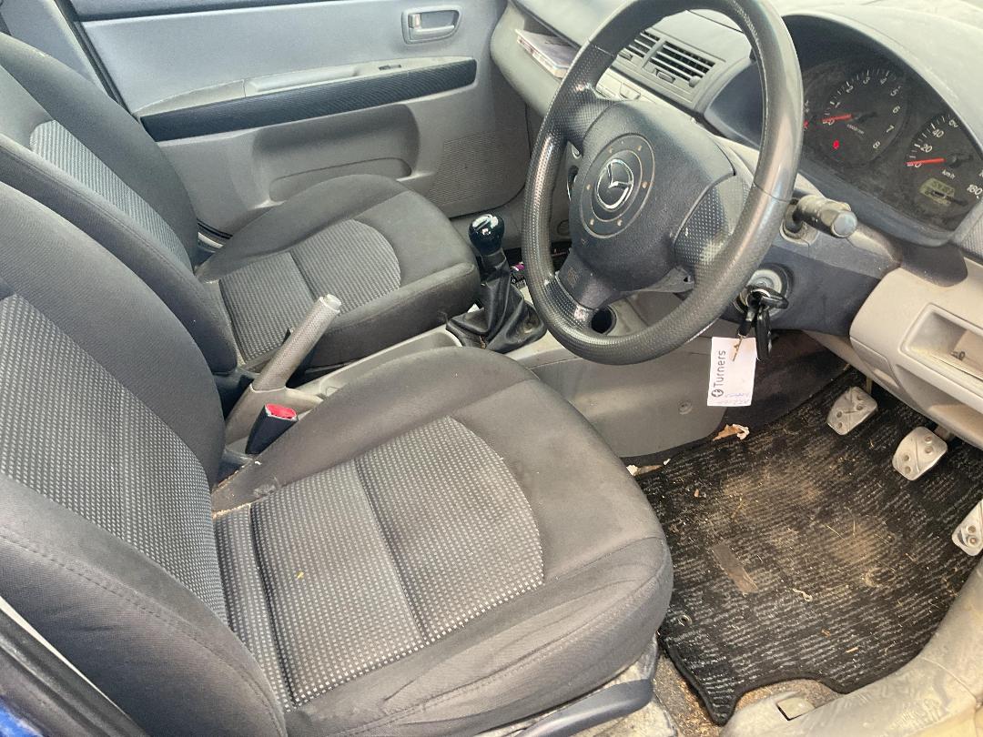 Photo '8' of Mazda Demio