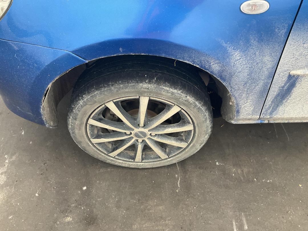 Photo '18' of Mazda Demio