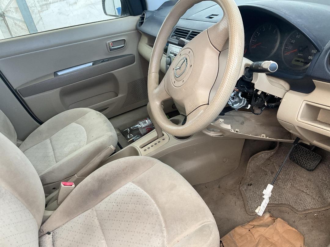 Photo '8' of Mazda Demio