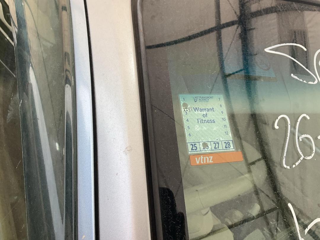 Photo '12' of Mazda Demio