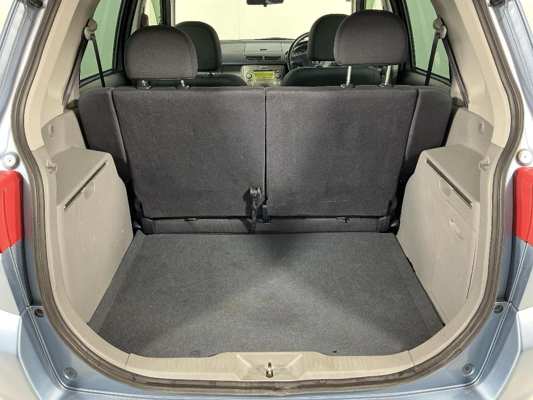 Photo '14' of Mazda Demio