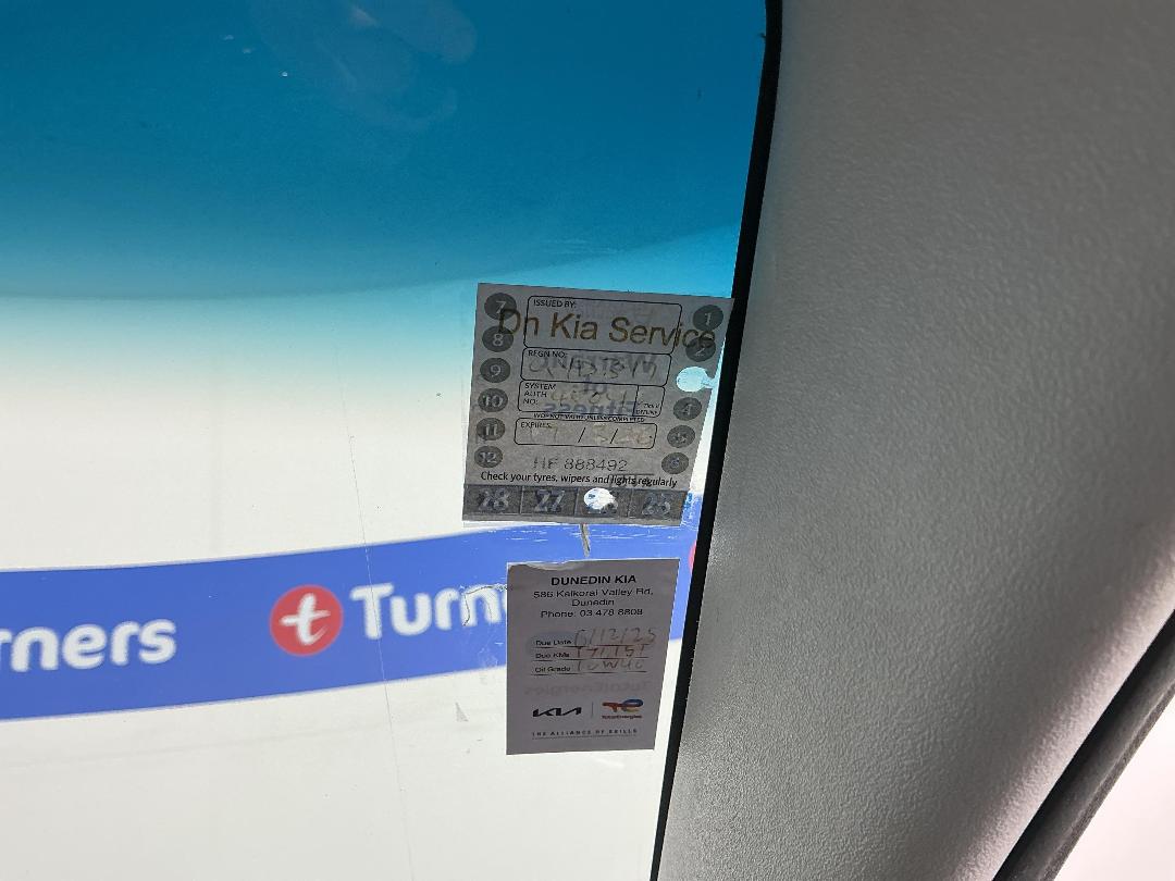 Photo '24' of Mazda Demio