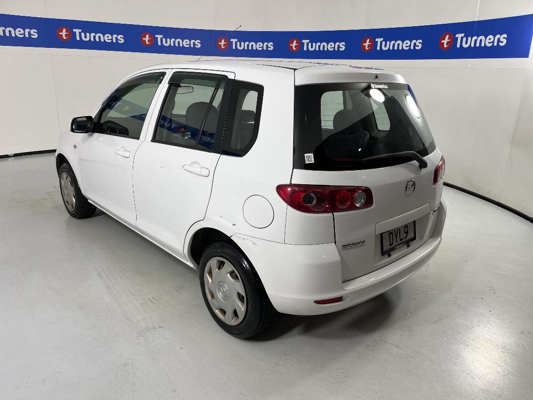 Photo '5' of Mazda Demio Photo '5' of Mazda Demio