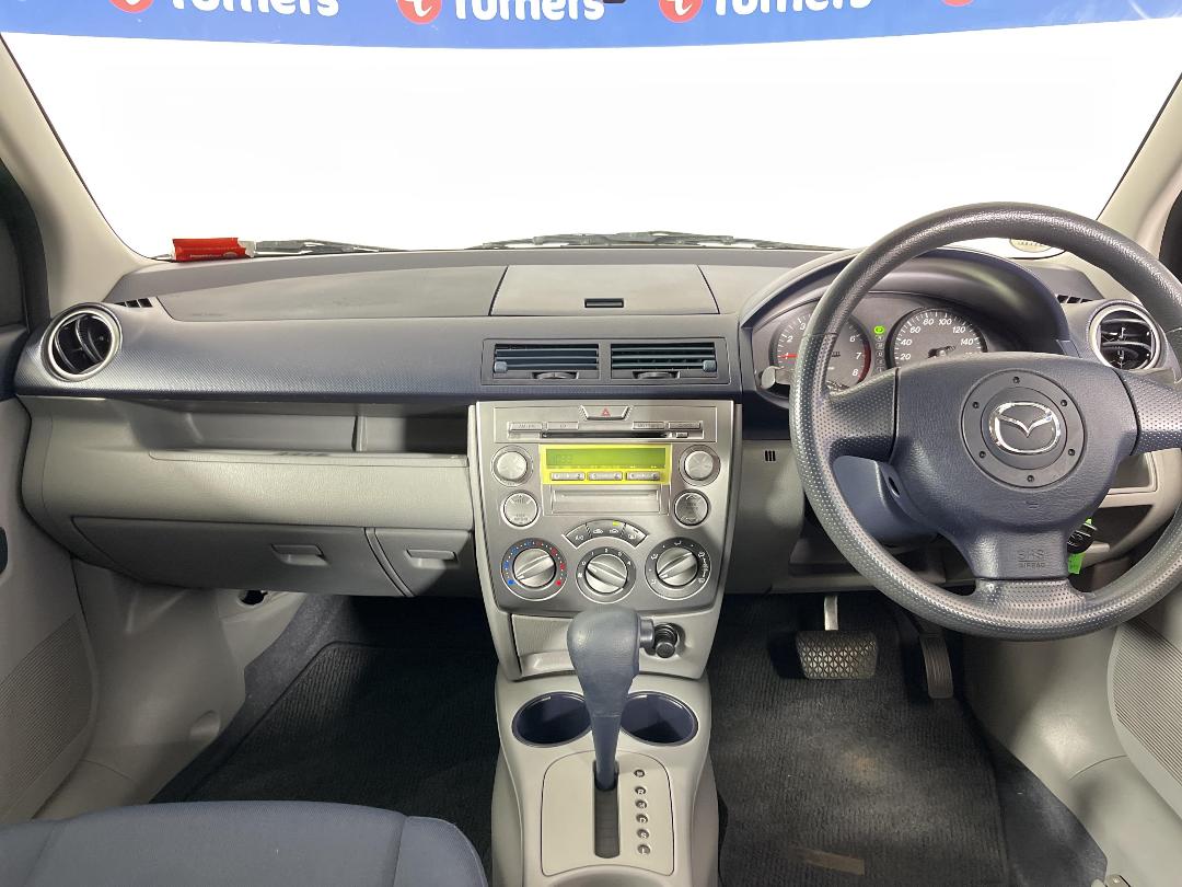 Photo '17' of Mazda Demio Photo '17' of Mazda Demio