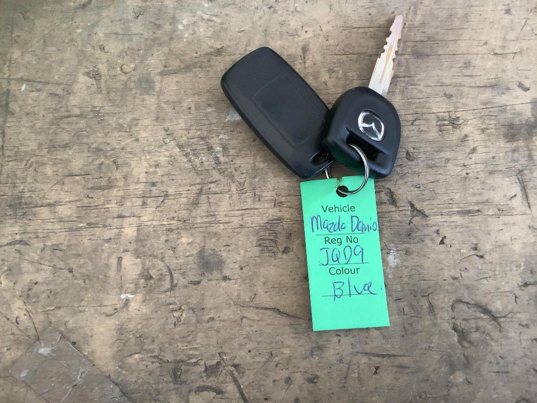 Photo '18' of Mazda Demio