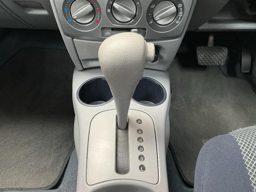 Photo '23' of Mazda Mazda2 Photo '23' of Mazda Mazda2