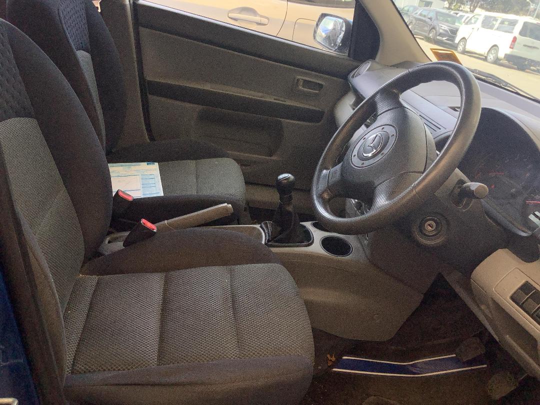 Photo '9' of Mazda Mazda2 ABS