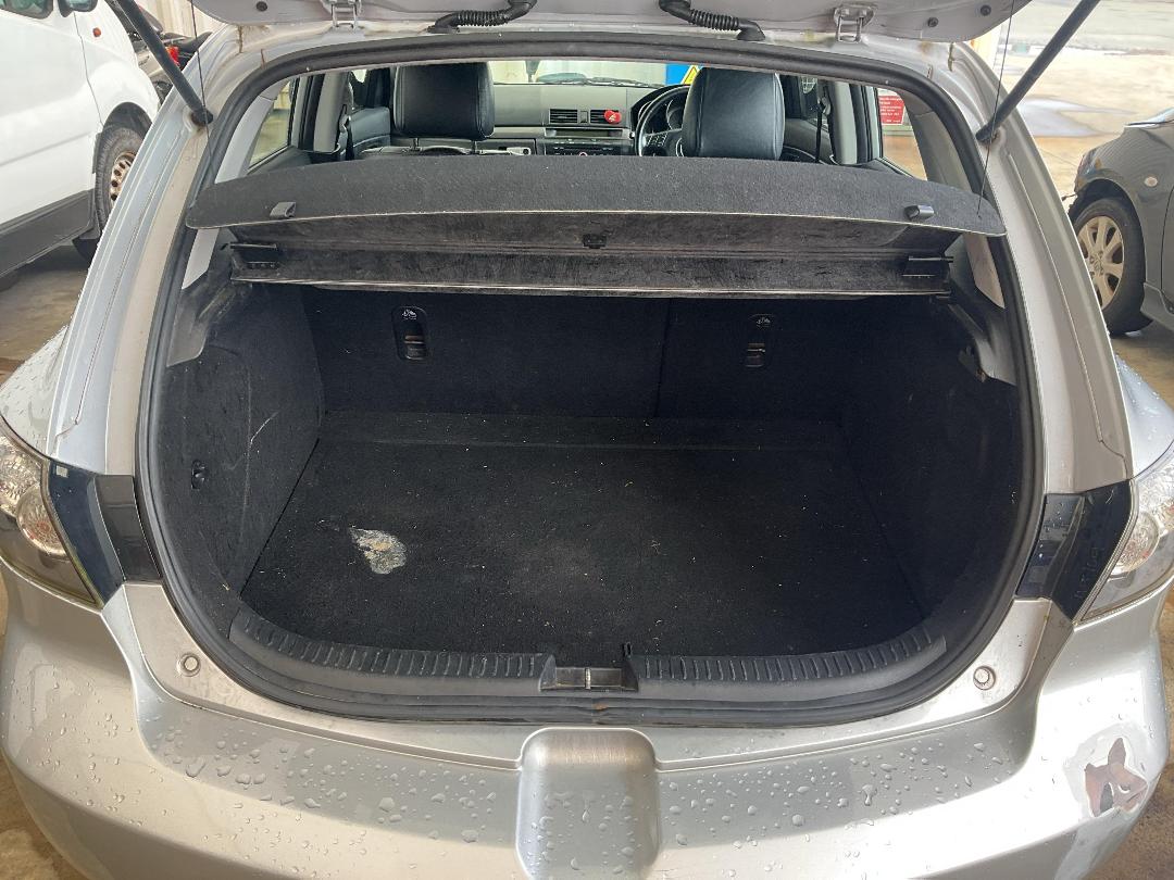 Photo '12' of Mazda Mazda3 Sporthatch SP23