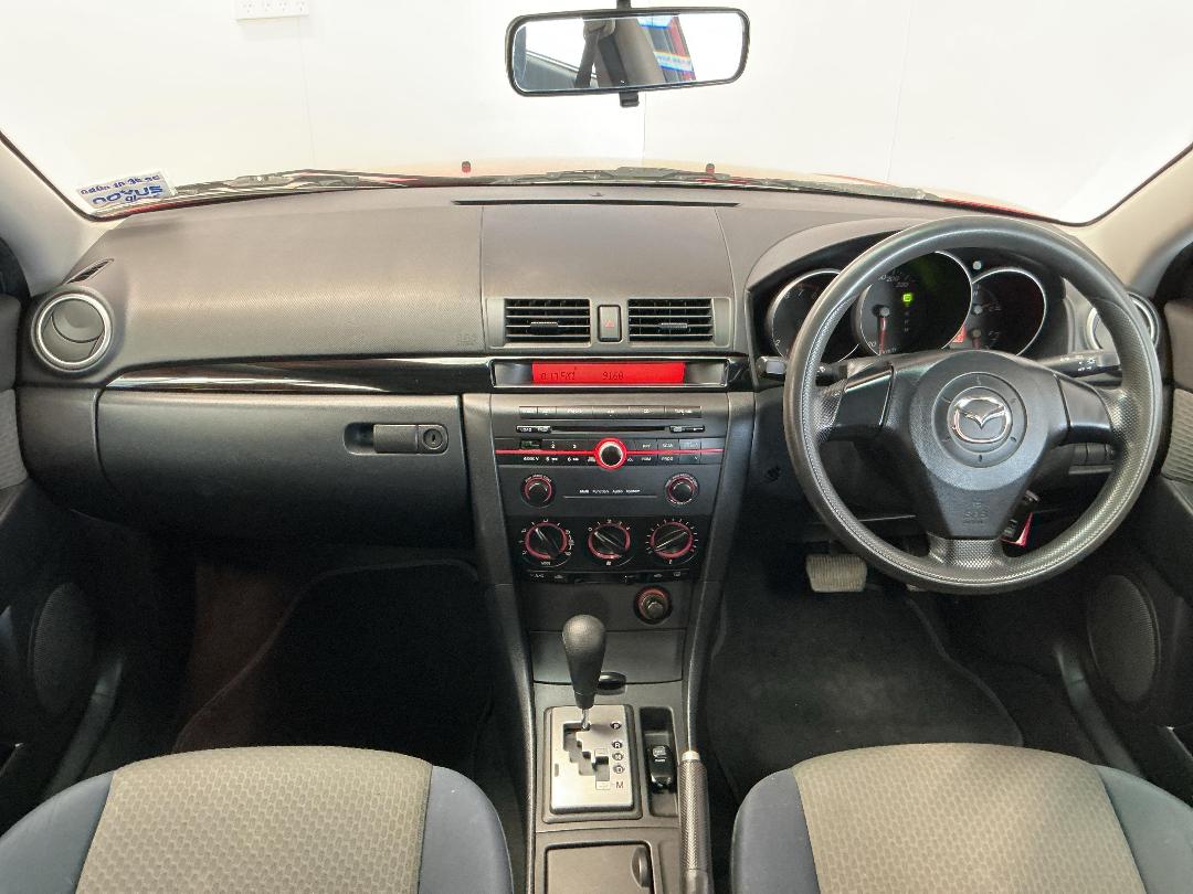 Photo '17' of Mazda Mazda3