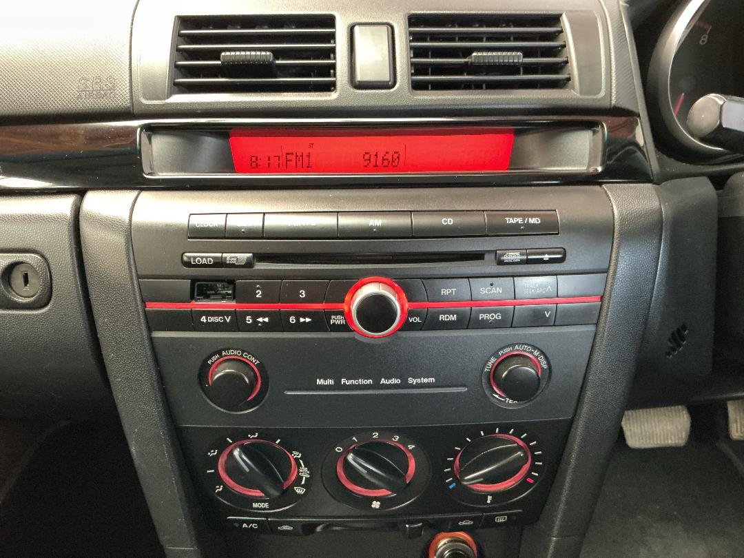 Photo '18' of Mazda Mazda3