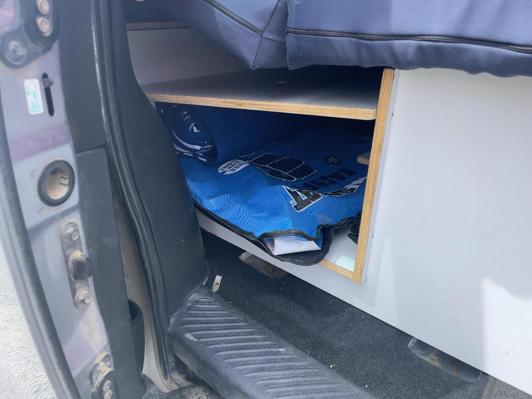 Photo '17' of Mazda MPV Motorhome