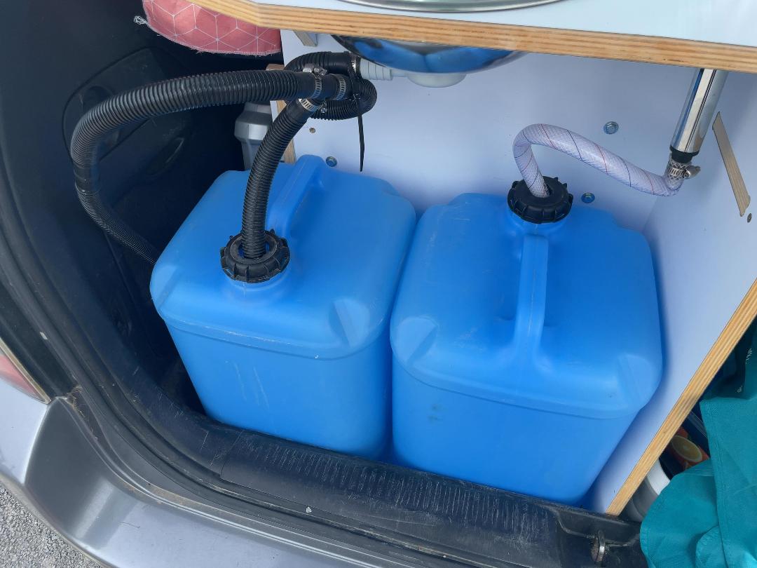 Photo '20' of Mazda MPV Motorhome