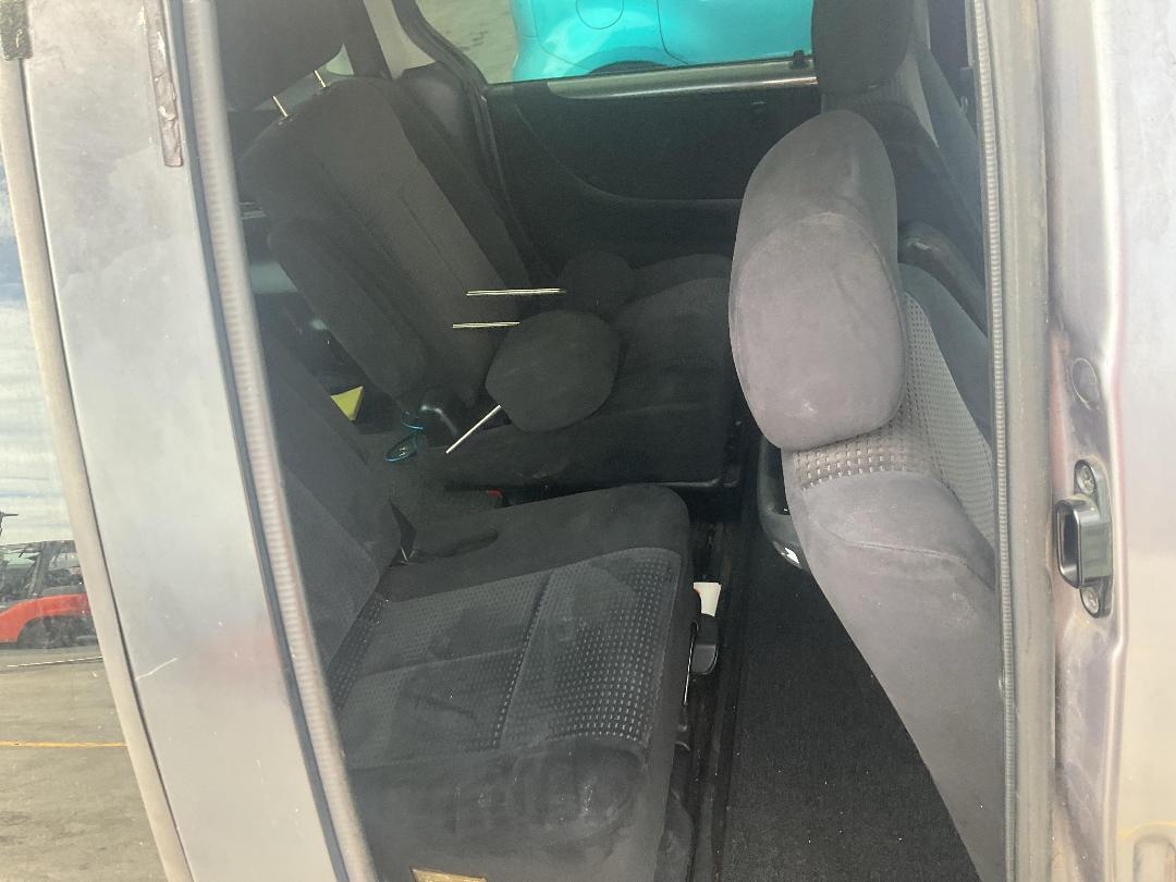 Photo '24' of Mazda MPV