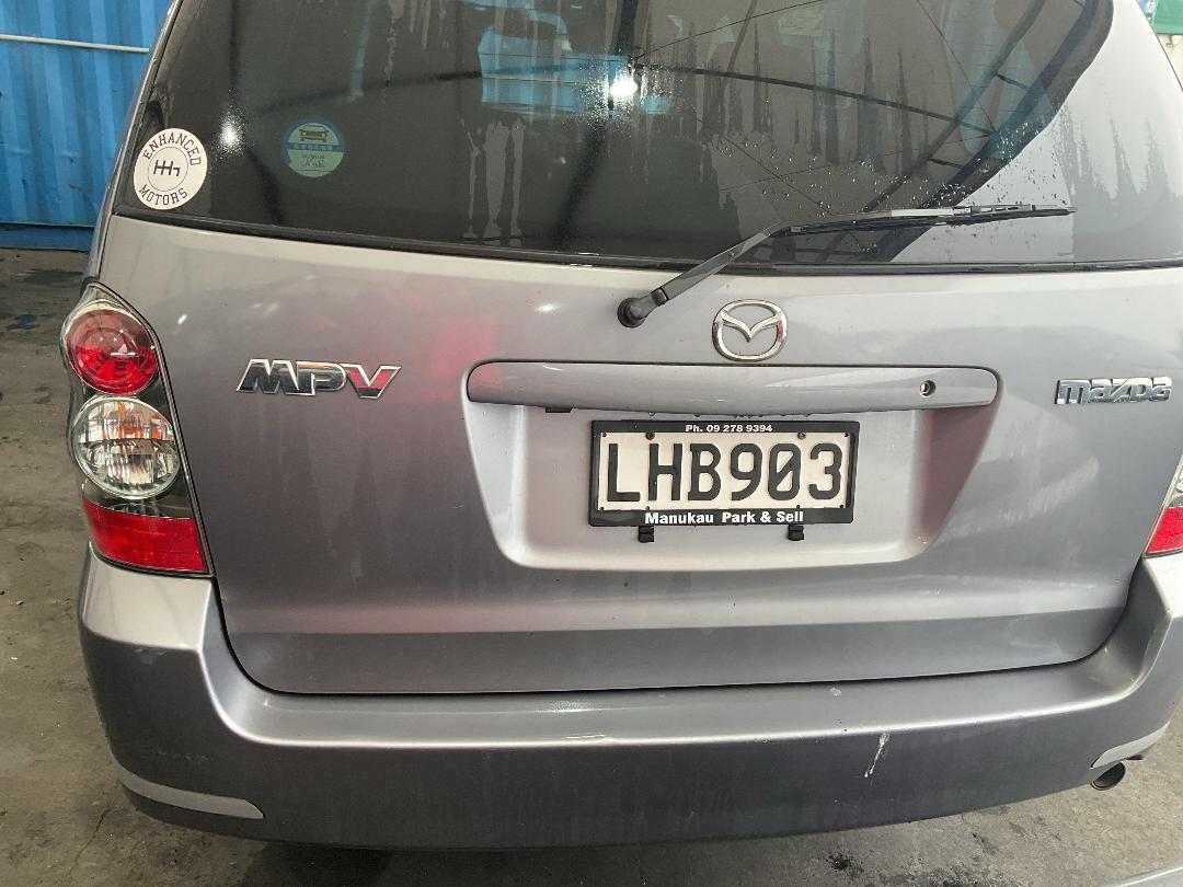 Photo '16' of Mazda MPV Photo '16' of Mazda MPV
