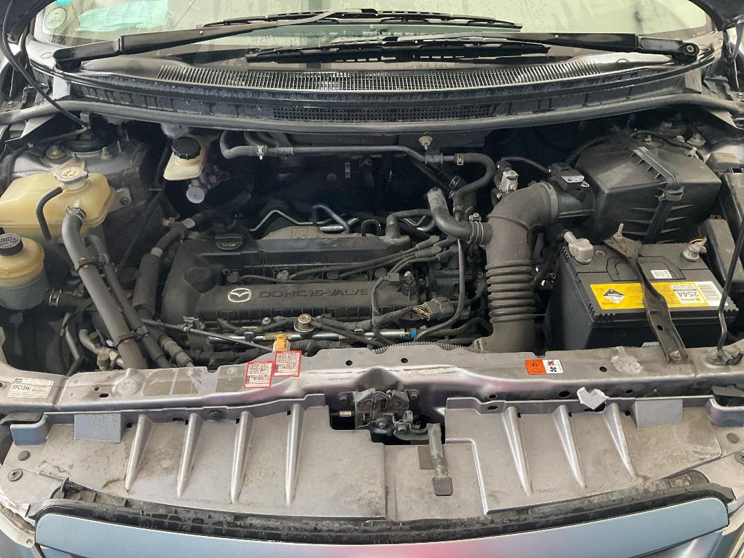 Photo '21' of Mazda MPV Photo '21' of Mazda MPV