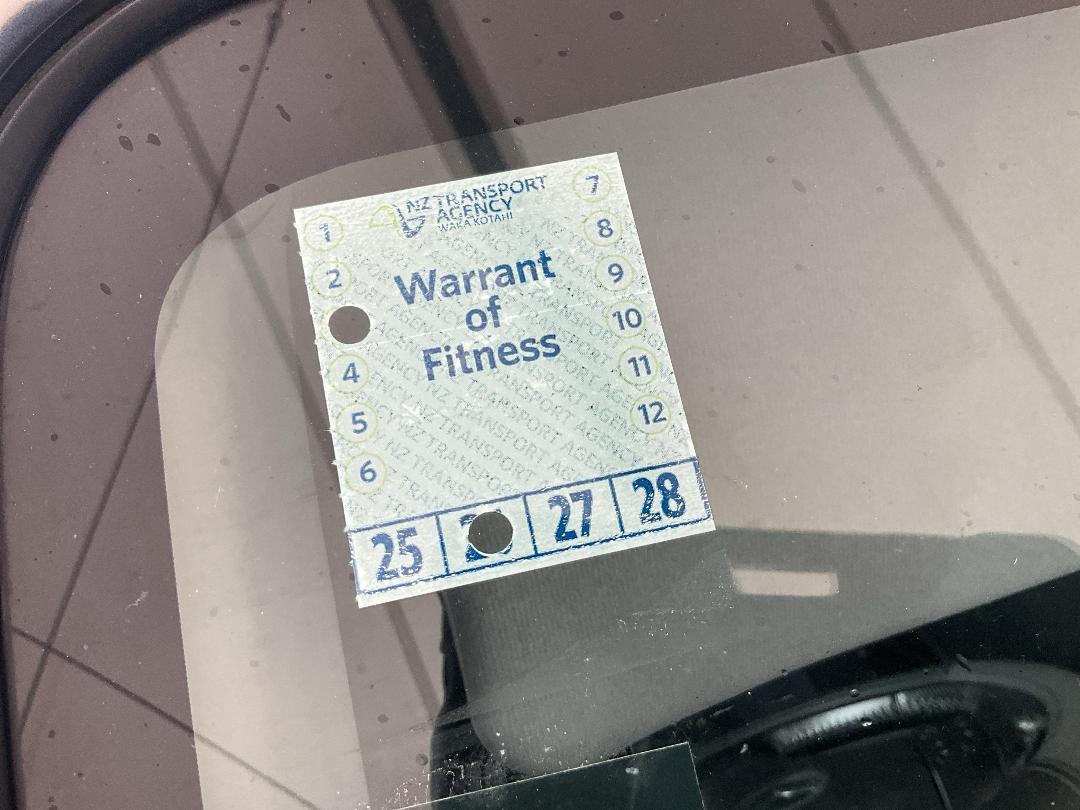 Photo '27' of Mazda MPV Photo '27' of Mazda MPV