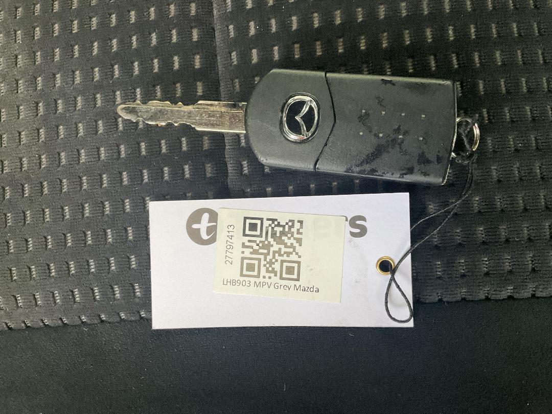 Photo '30' of Mazda MPV Photo '30' of Mazda MPV