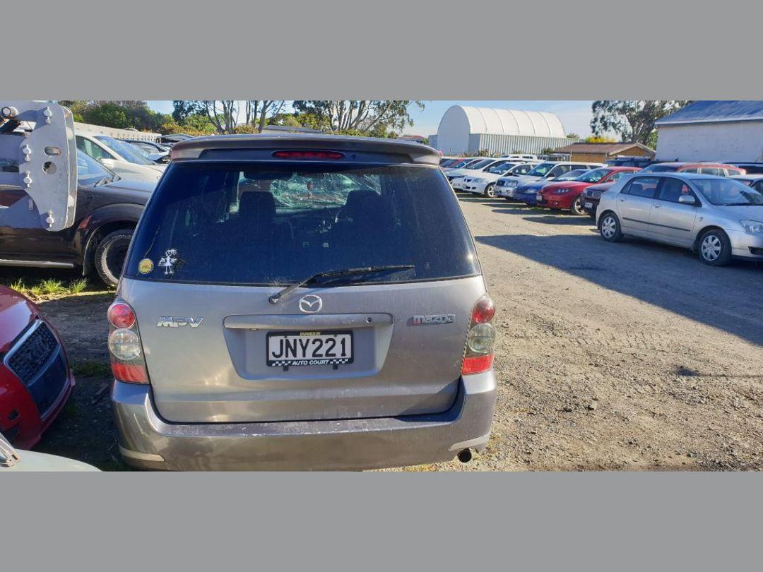 Photo '10' of Mazda MPV