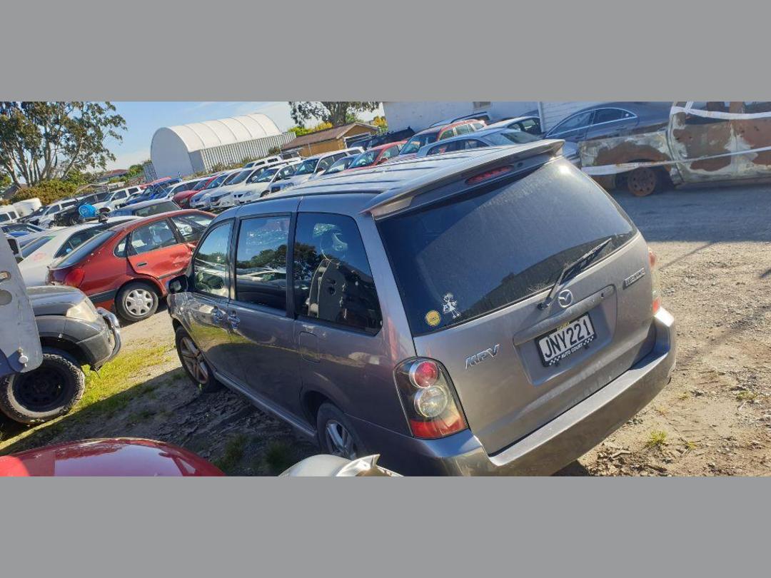 Photo '13' of Mazda MPV