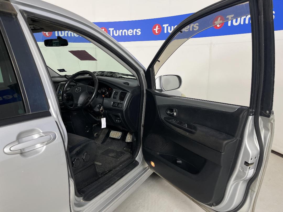 Photo '13' of Mazda MPV Photo '13' of Mazda MPV