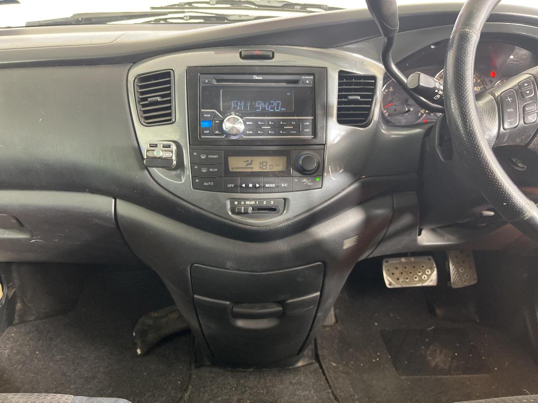 Photo '16' of Mazda MPV Photo '16' of Mazda MPV