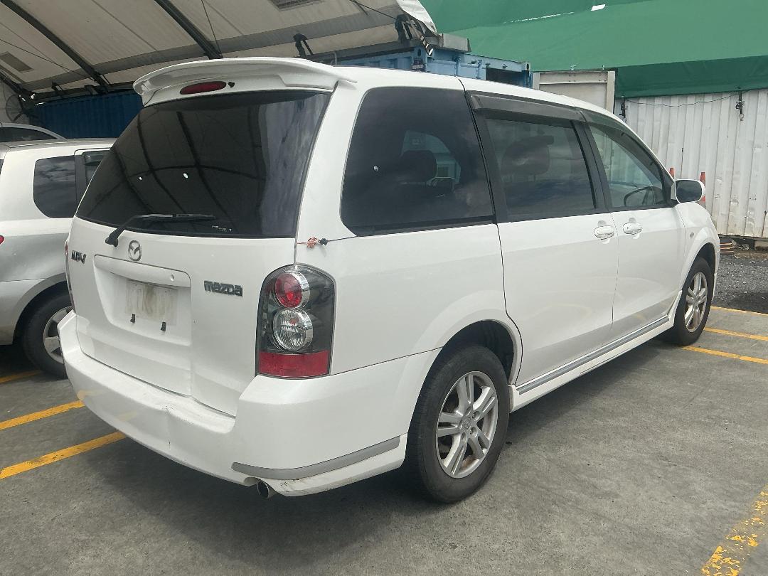Photo '16' of Mazda MPV Photo '16' of Mazda MPV