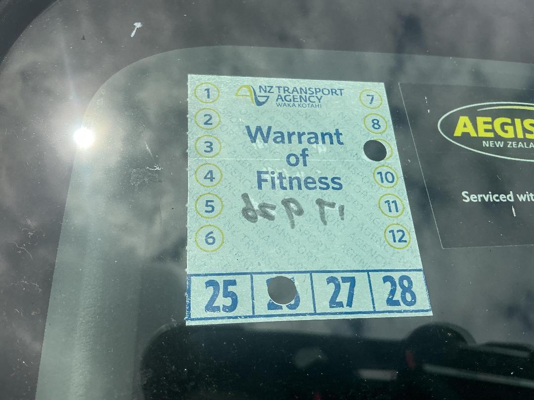 Photo '27' of Mazda MPV Photo '27' of Mazda MPV