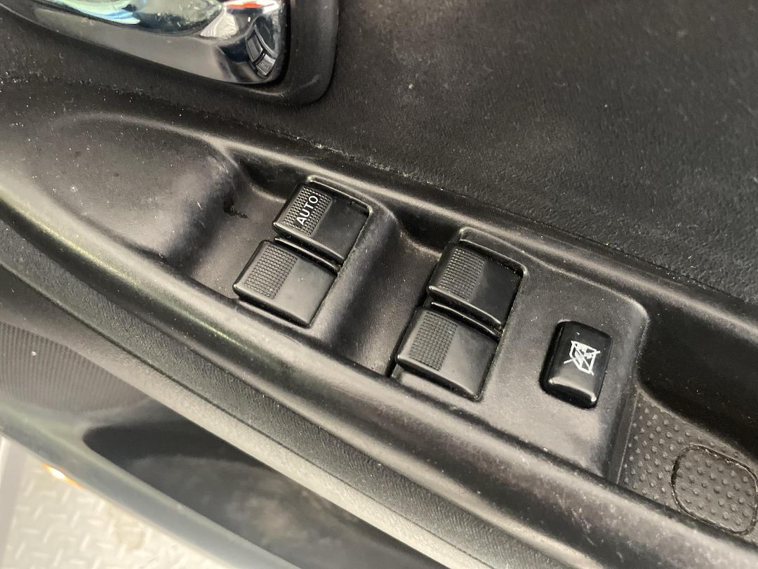 Photo '23' of Mazda MPV