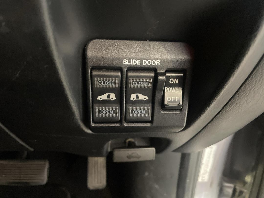 Photo '25' of Mazda MPV