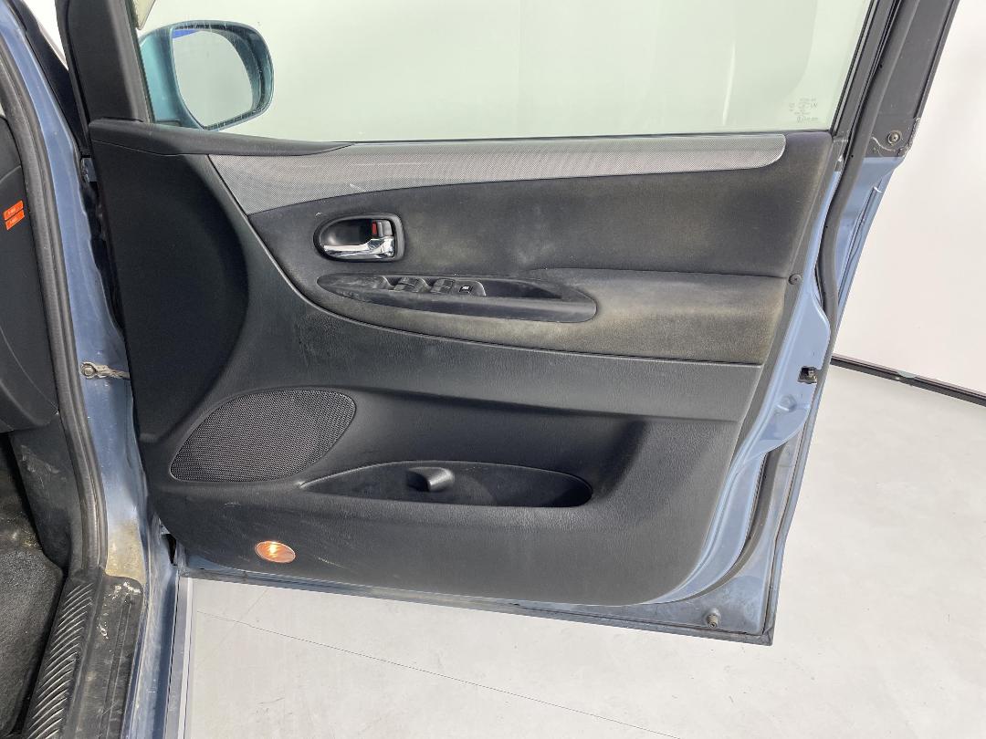 Photo '15' of Mazda MPV Photo '15' of Mazda MPV