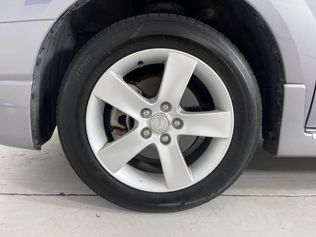 Photo '10' of Mazda MPV Photo '10' of Mazda MPV