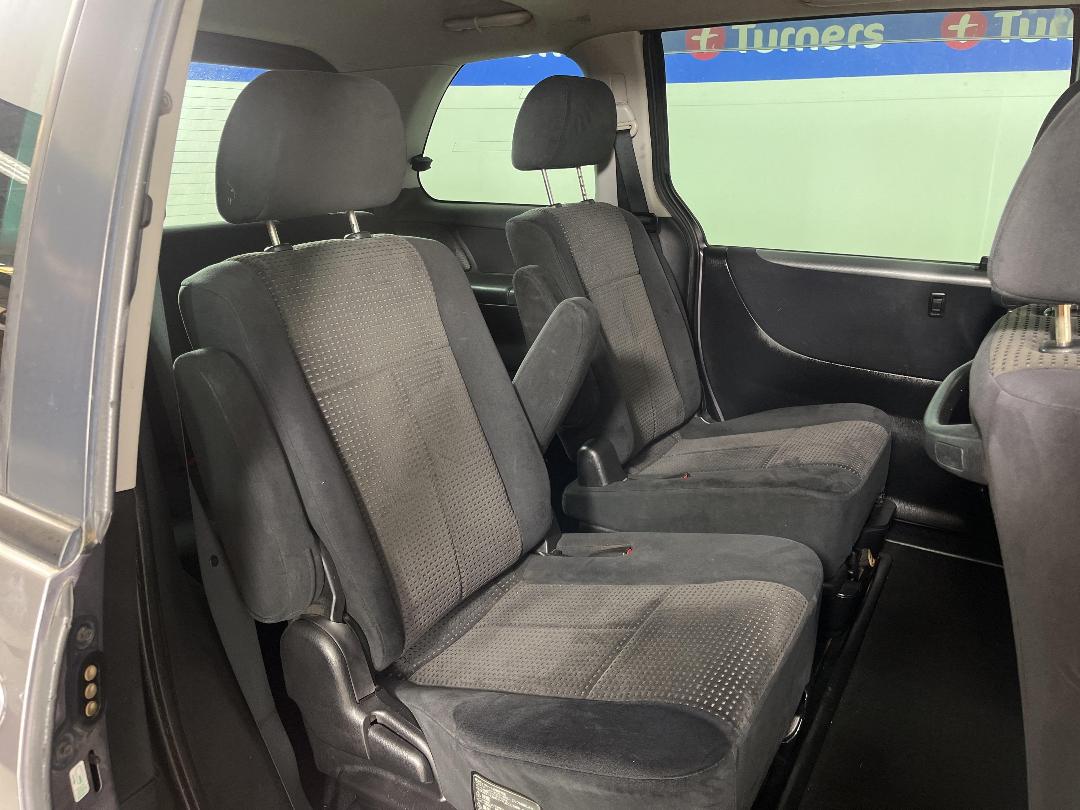 Photo '19' of Mazda MPV Photo '19' of Mazda MPV