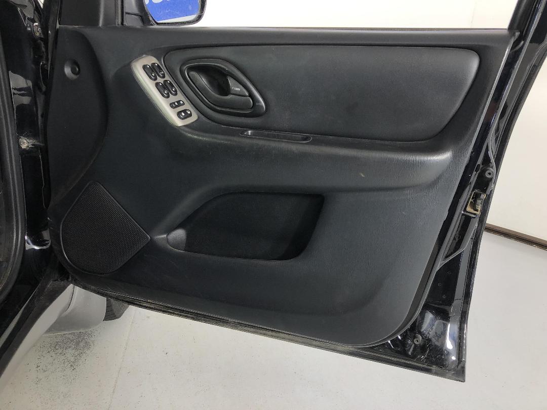 Photo '13' of Mazda Tribute SDX