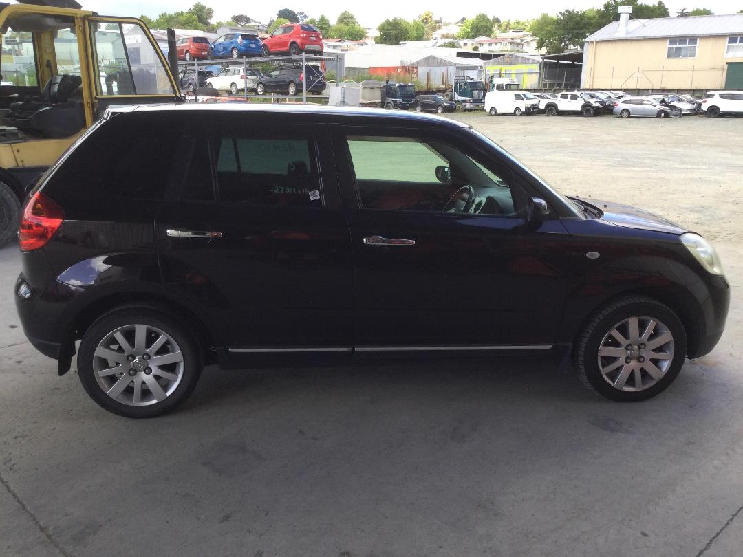 Photo '8' of Mazda Verisa Photo '8' of Mazda Verisa