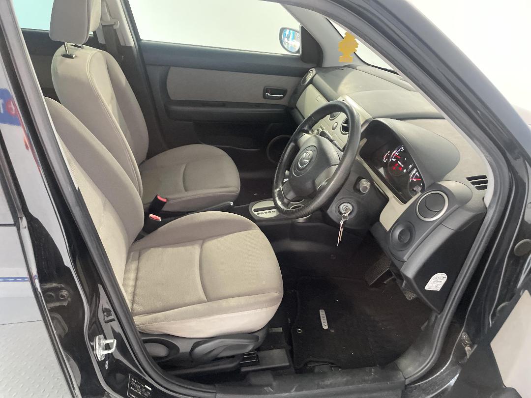 Photo '14' of Mazda Verisa