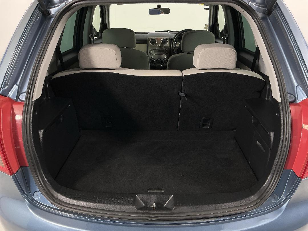 Photo '14' of Mazda Verisa